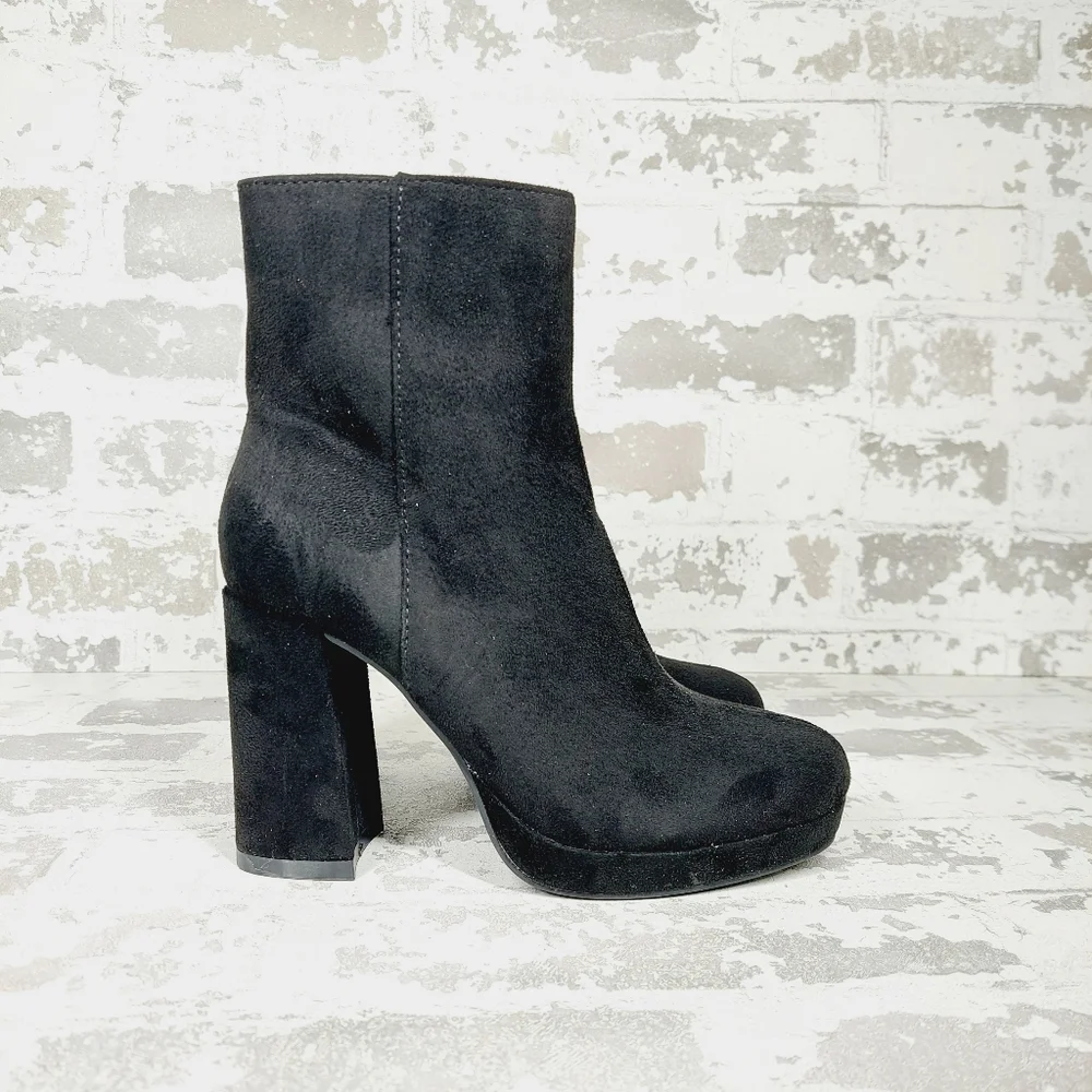 NEW Anne Klein Adonna Black Faux Suede Side Zip Block Heel Ankle Booties W134 - Picture 6 of 13